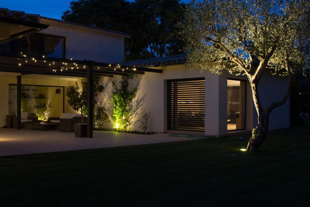 ¡4 razones por las que debería elegir la iluminación regulable para exteriores