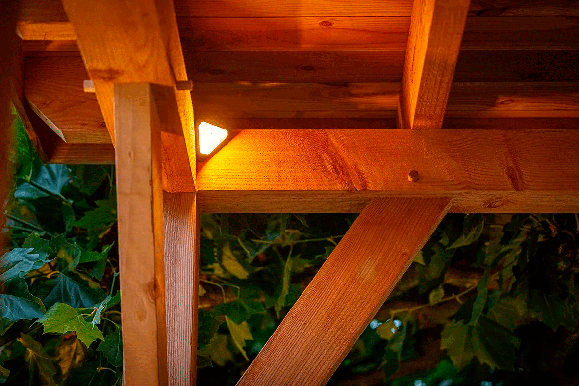 Tiga Corner 12V Tiga Corner 12V